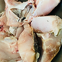 炖梭鱼的做法图解2