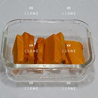 南瓜荷叶饼的做法图解1