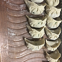 青菜香菇鸡蛋饺子的做法图解3