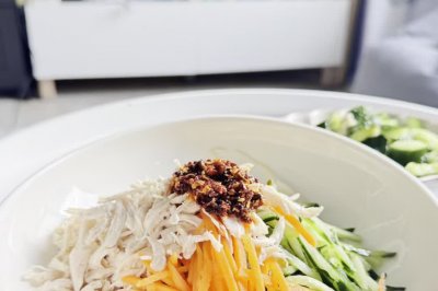 鸡丝拌面