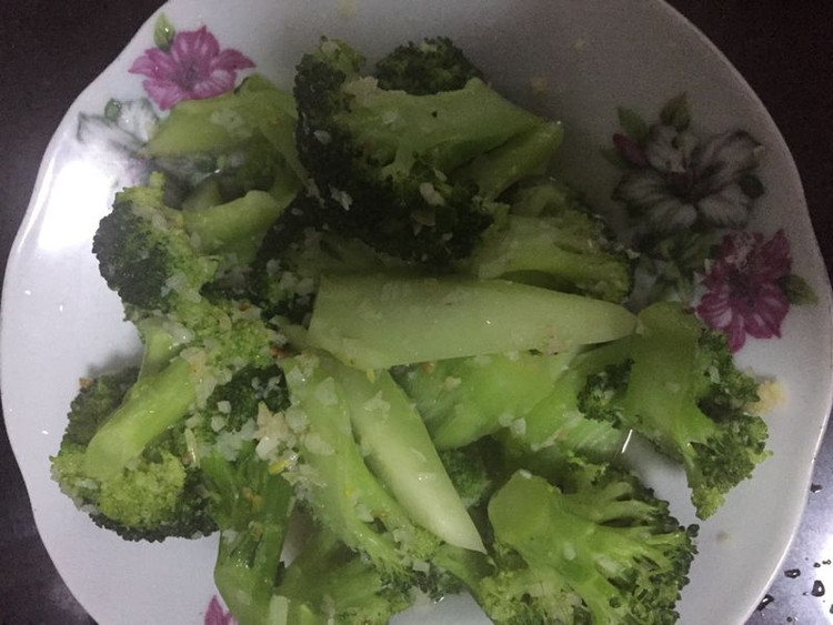 蒜泥西兰花的做法