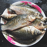 葱烤鲫鱼#宴客拿手菜#的做法图解1