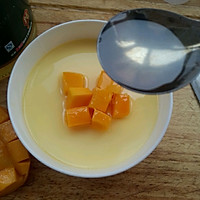 蜂蜜牛奶炖蛋的做法图解12