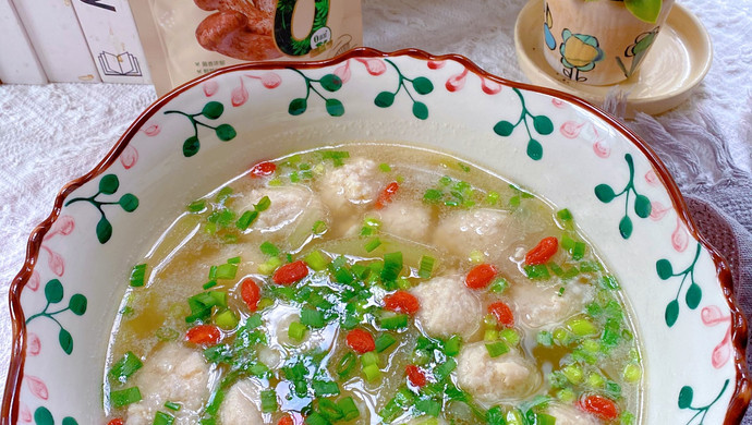 汤鲜味美，清爽解腻冬瓜丸子汤