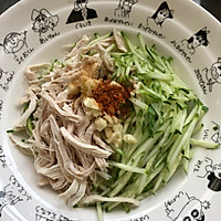 #夏日餐桌降温企划#捞汁鸡丝凉面的做法图解2