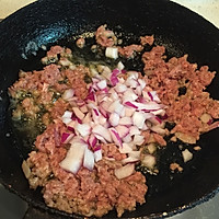 芝士焗意大利肉酱面的做法图解2