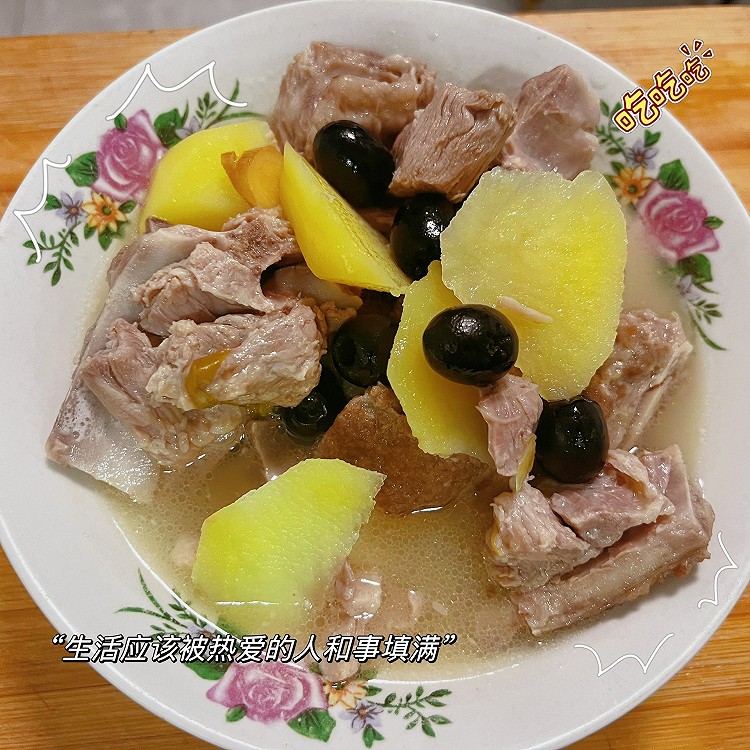 黑橄榄土豆炖排骨的做法