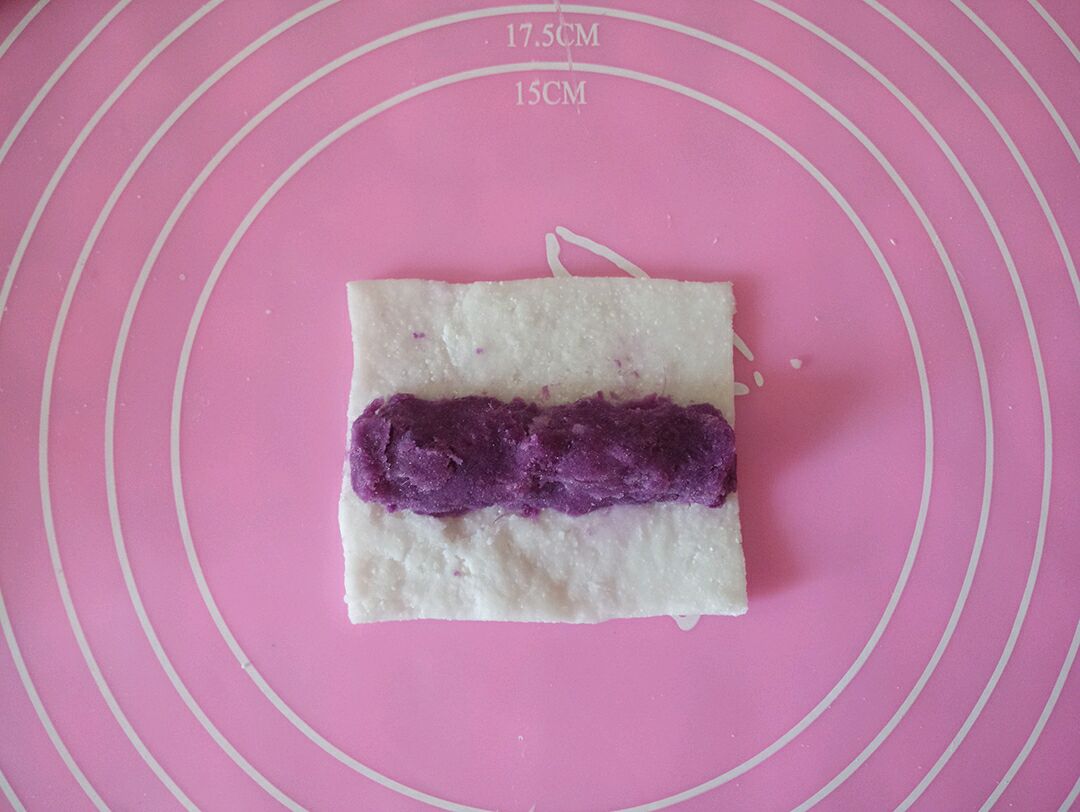 早餐吃什么？做法简单又健康的紫薯卷面包是早餐的不二之选！