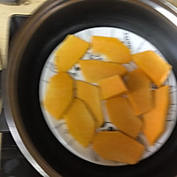 小鸡挤挤小面包的做法图解1