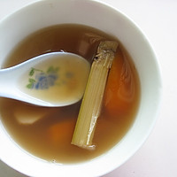 清热祛湿养颜茅根竹蔗水的做法图解3