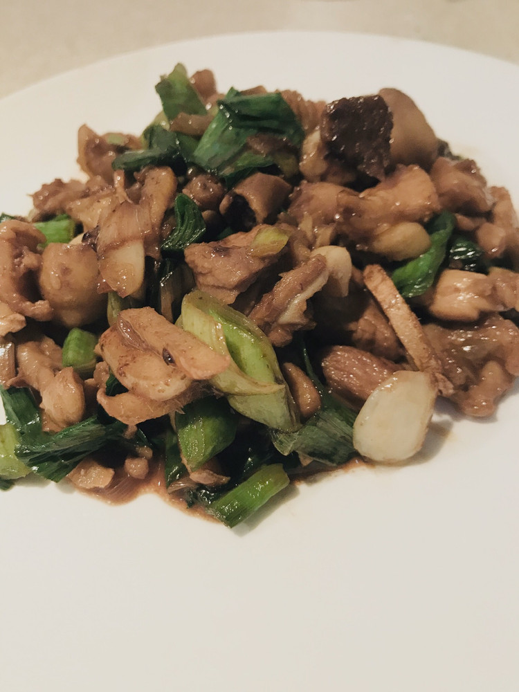 蒜叶炒鸡丁的做法