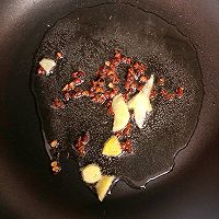 鹌鹑蛋烧肉的做法图解4