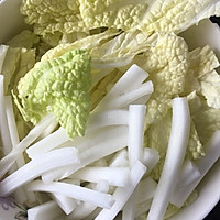 白菜炖粉条的做法图解1