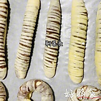 #奇妙烘焙屋#毛毛虫豆沙卷面包店里的不败将军的做法图解6