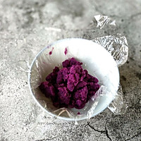 紫薯茶巾绞
#花10分钟，做一道菜！#的做法图解3