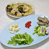 酸菜鸡煲的做法图解2