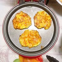 #麦子厨房#小红锅出品：宝宝午餐-奶酪鸡蛋番米饼的做法图解8