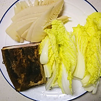 最好吃没有之一的大白菜——火腿笋片白菜锅的做法图解1