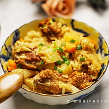 有饭有肉一锅搞定～土豆排骨焖饭