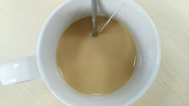 简易免煮奶茶（办公室）的做法