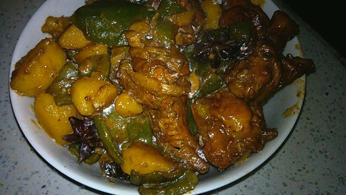 青椒土豆炖鸡腿