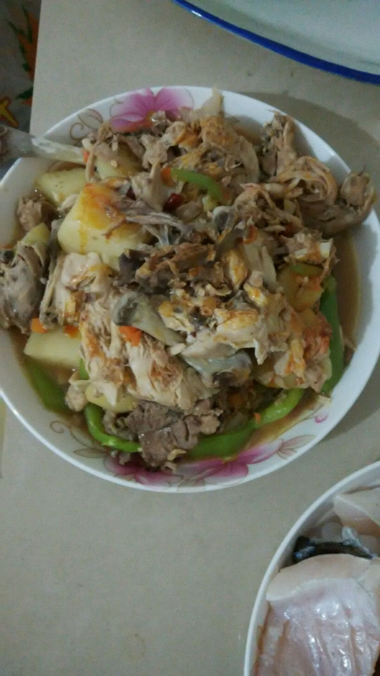 鸡肉顿土豆的做法