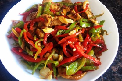小炒青红椒～简单易做又好吃的下饭菜