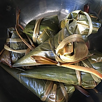 腊肉豌豆粽子的做法图解3