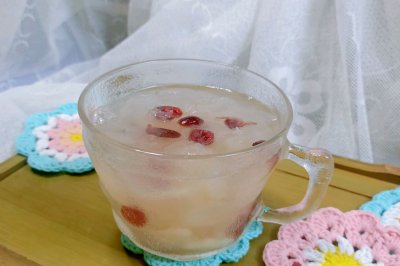 蔓越莓银耳百合汤