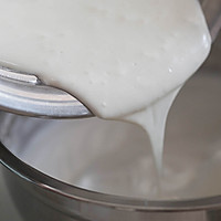 代糖天使蛋糕奶牛瑞士卷（低卡芋泥&水果麦片夹心）的做法图解6