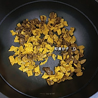 酸菜炒饭的做法图解5