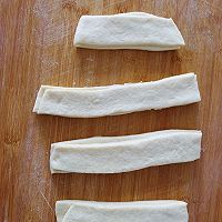 奶香小油条的做法图解8