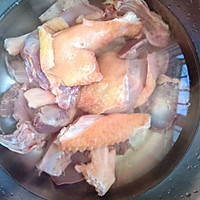 白萝卜枸杞鸭肉汤的做法图解2