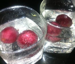 雪碧杨梅特饮的做法