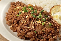 泰国洋葱炒肉沫的做法
