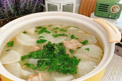 初冬驱寒养胃｜鲜掉眉毛的排骨萝卜汤