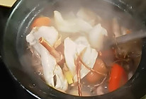 海参花胶骨头汤的做法