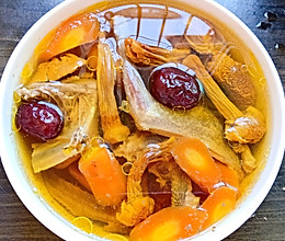 松茸红枣鸽子汤的做法