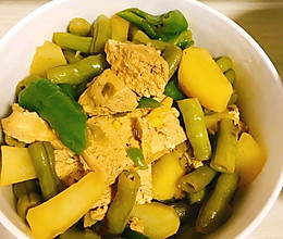 #营养小食光#土豆炖冻豆腐的做法