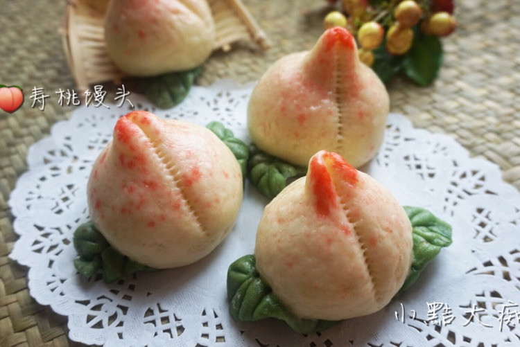 寿桃馒头～萌哒哒的做法