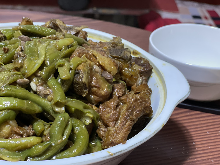 豆角炖排骨的做法