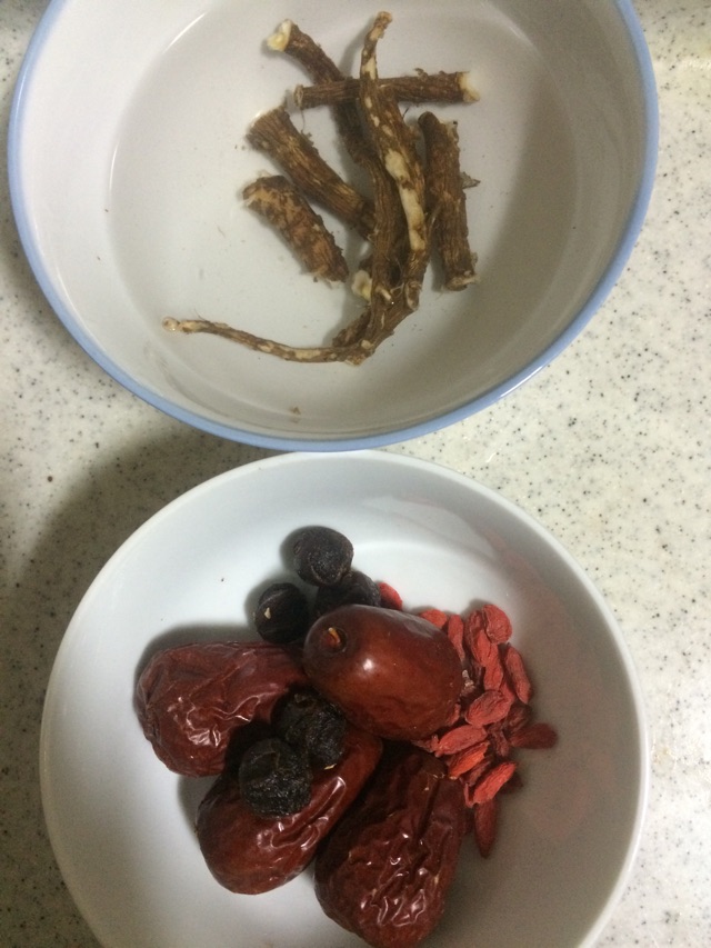 当归煮蛋的做法图解1