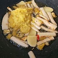 秒杀餐馆‖新派菠萝泡椒田鸡的做法图解7