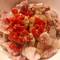 不要被它清爽的样子蒙蔽：鲜嫩的香辣牛蛙的做法图解3