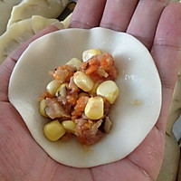 玉米，香菇，胡萝卜肉馅饺的做法图解1