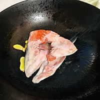 三文鱼头鱼排汤的做法图解8