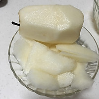鸭梨银耳红枣枸杞汤的做法图解3