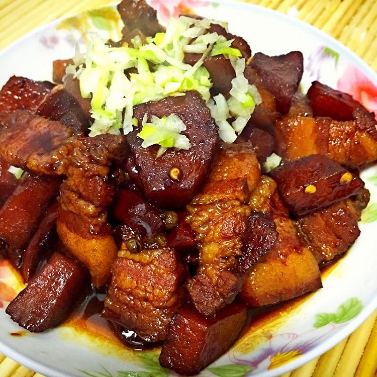 简易版红烧肉炖土豆的做法