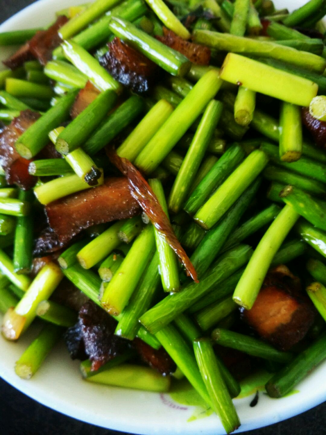 里脊肉炒蒜苔，鲜香美味，脆嫩可口，非常好吃 - 哔哩哔哩