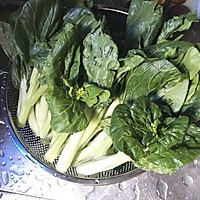 冬菇浸白菜芯的做法图解2